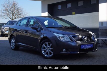 Toyota Avensis 182.000 km 5.999 &euro; Owen 73277