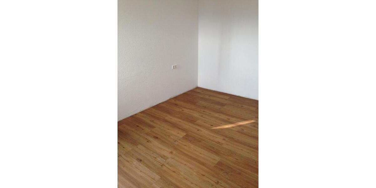 Etagenwohnung Esslingen am Neckar Pliensauvorstadt - 3 Zimmer, 83 m&sup2;, 938&euro; | Angebot:26425483