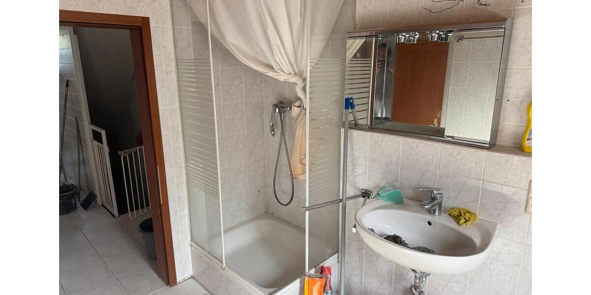 Dachgeschoßwohnung Schlaitdorf - 4 Zimmer, 63 m&sup2;, 750&euro; | Angebot:27547264