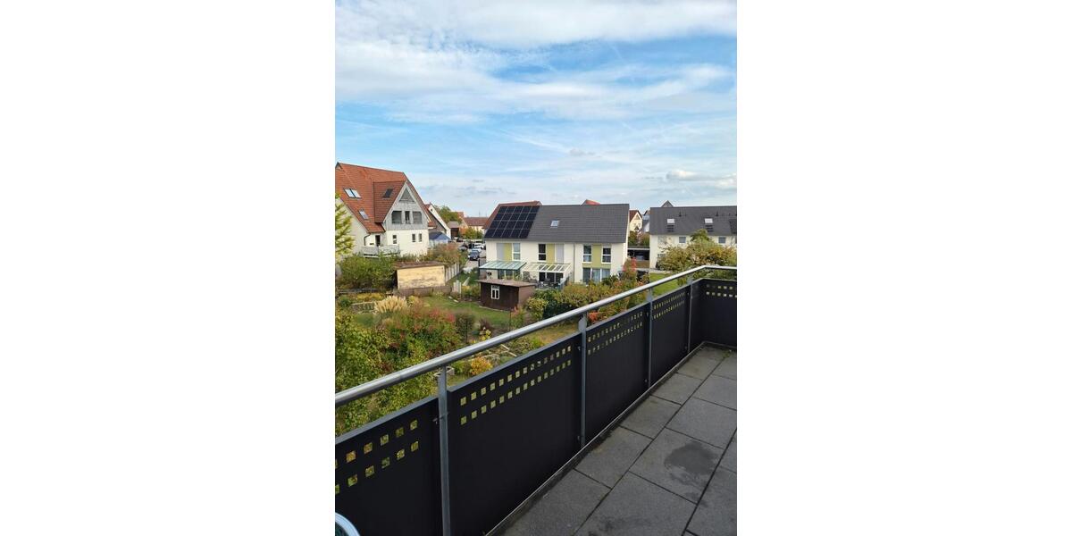 Dachgeschoßwohnung Herrenberg - 4 Zimmer, 85 m&sup2;, 1.200&euro; | Angebot:27601469