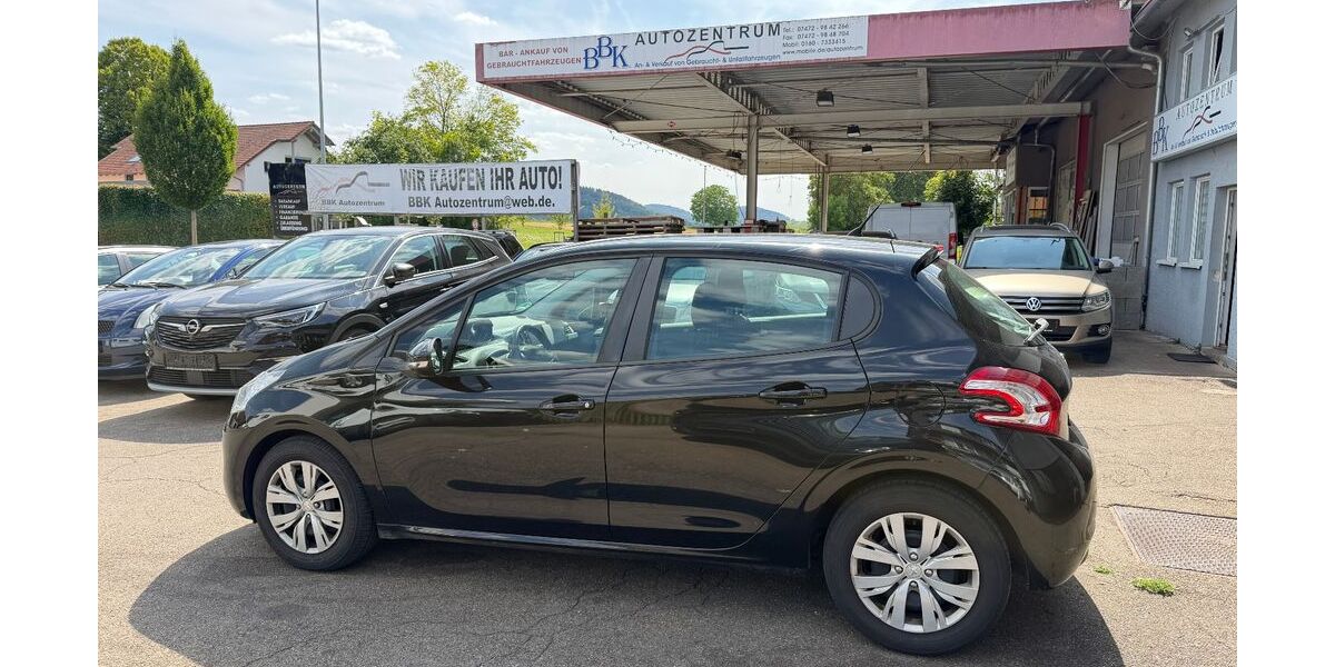 Peugeot 208 146.550 km 3.650 &euro; Tübingen-Bühl 72072
