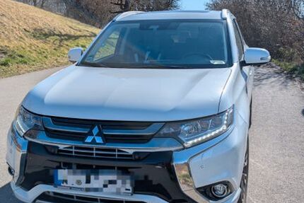 Mitsubishi Plug-in Hybrid Outlander 157.000 km 13.300 &euro; Reutlingen 72762