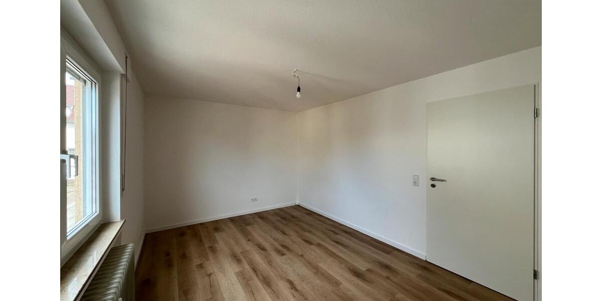 Etagenwohnung Eningen unter Achalm - 3 Zimmer, 74 m&sup2;, 1.285&euro; | Angebot:26041296