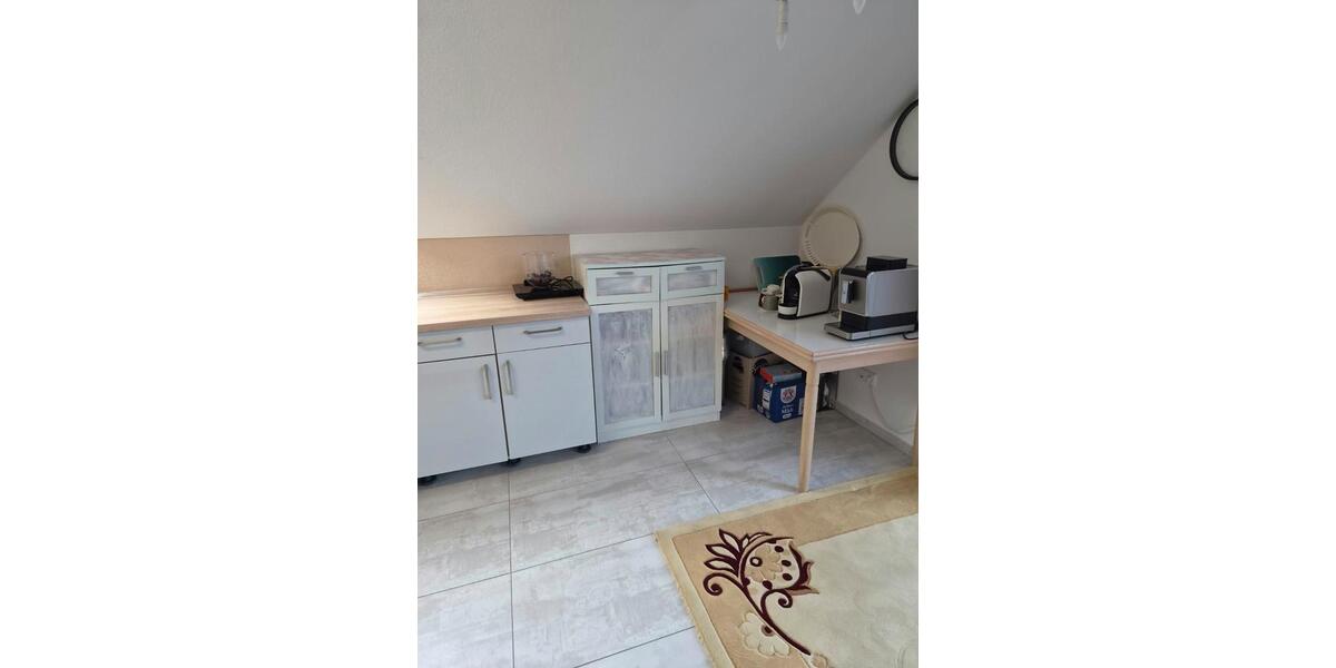 Dachgeschoßwohnung Herrenberg - 4 Zimmer, 85 m&sup2;, 1.200&euro; | Angebot:27601469
