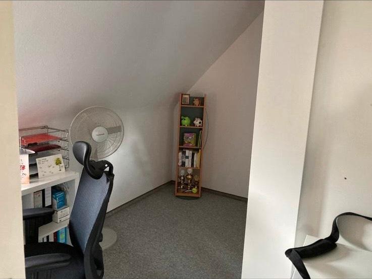 Dachgeschoßwohnung Nürtingen - 4 Zimmer, 69 m&sup2;, 1.030&euro; | Angebot:25806195
