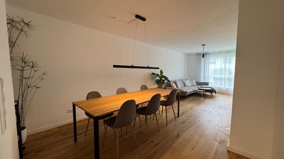 Hochparterre Böblingen - 3 Zimmer, 1.800&euro; | Angebot:23103180