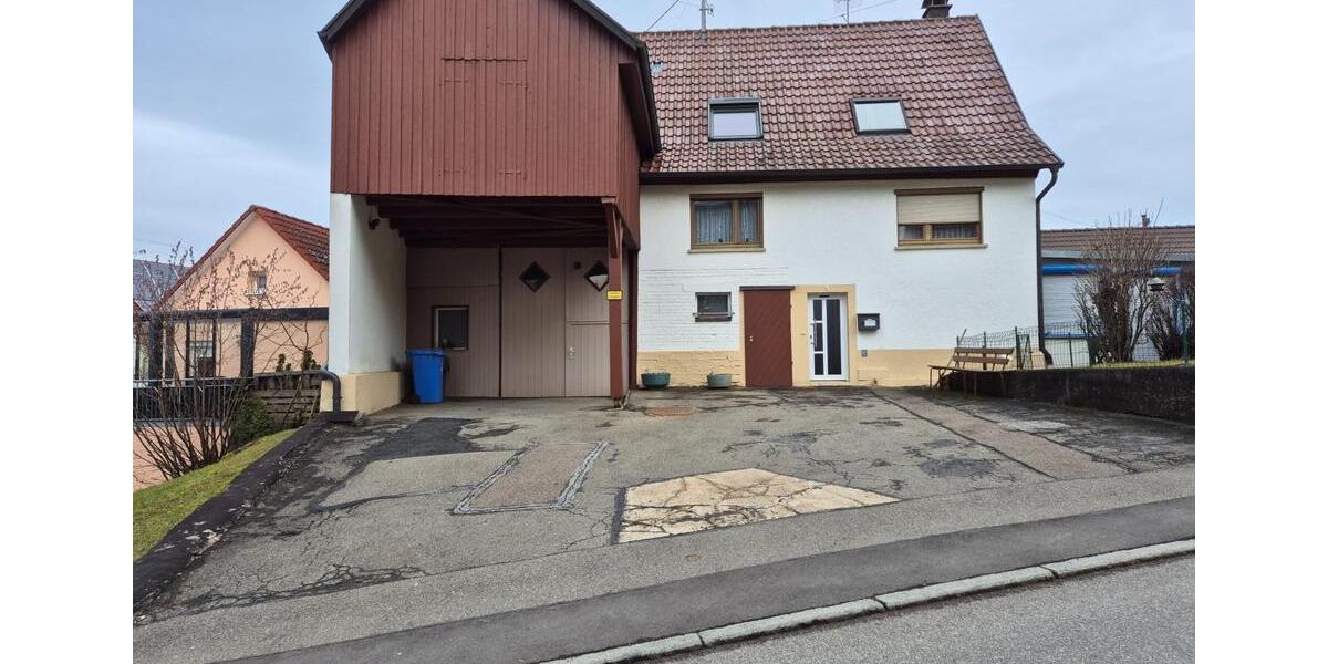 Bauernhaus, Landhaus Hechingen - 6 Zimmer, 225 m&sup2;, 330.000&euro; | Angebot:25298851