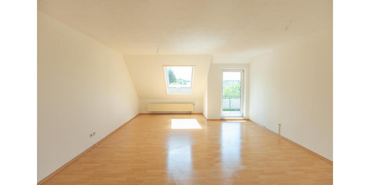 Dachgeschoßwohnung Münsingen - 3 Zimmer, 68 m&sup2;, 700&euro; | Angebot:26689050