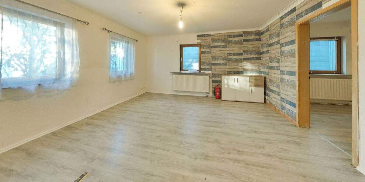 Einfamilienhaus Dettingen an der Erms - 8 Zimmer, 218 m&sup2;, 415.000&euro; | Angebot:25801626