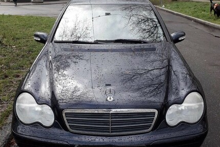 Mercedes-Benz C-Klasse 155.581 km 3.700 &euro; Böblingen 71032