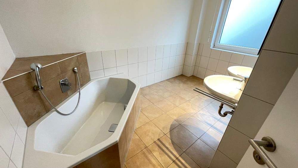 Doppelhaushälfte Holzgerlingen - 6 Zimmer, 160 m&sup2;, 3.633&euro; | Angebot:25800085