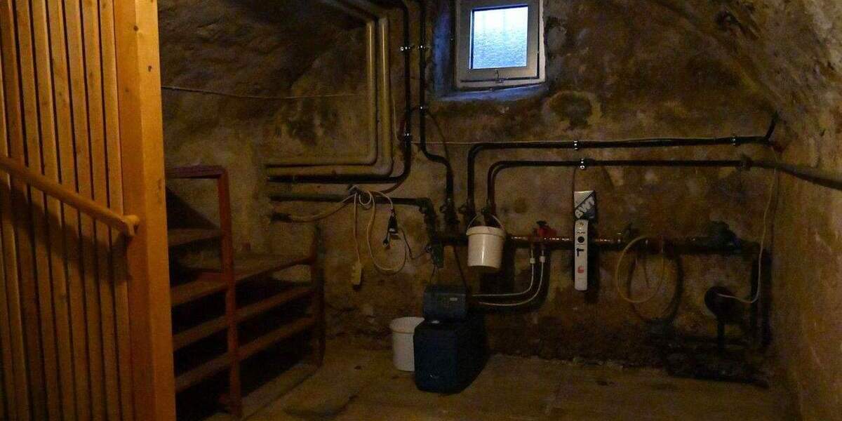 Einfamilienhaus Bad Urach - 5 Zimmer, 143 m&sup2;, 375.000&euro; | Angebot:25804260