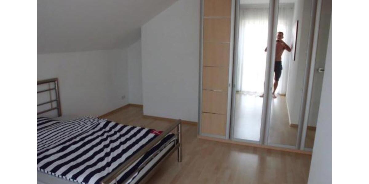 Dachgeschoßwohnung Rottenburg am Neckar - 2 Zimmer, 82 m&sup2;, 490&euro; | Angebot:25272110