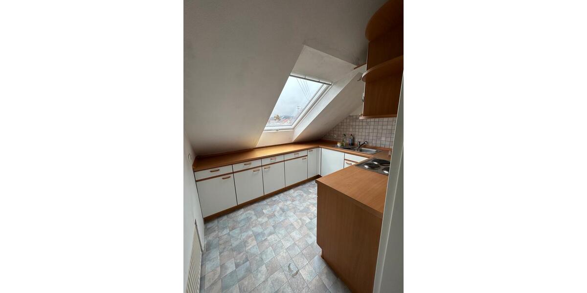 Dachgeschoßwohnung Bisingen - 4 Zimmer, 90 m&sup2;, 1.100&euro; | Angebot:25612096