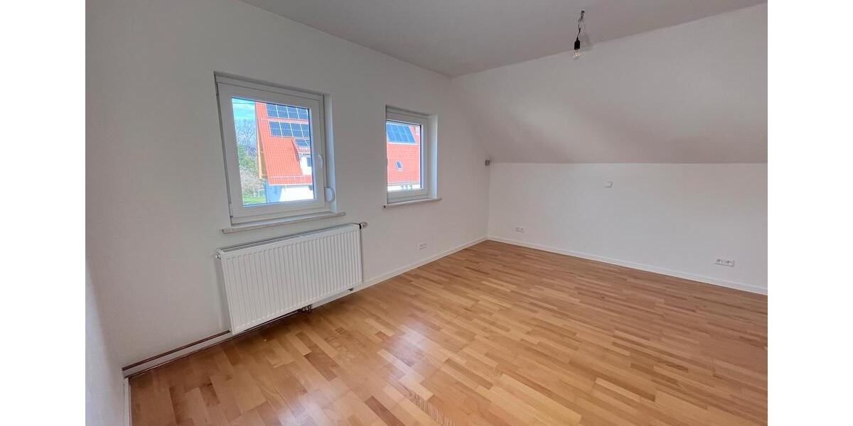 Dachgeschoßwohnung Rangendingen - 3 Zimmer, 79 m&sup2;, 890&euro; | Angebot:25982361