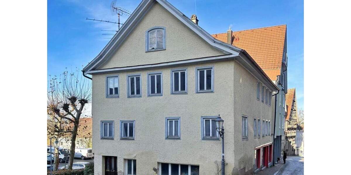 Mehrfamilienhaus, Wohnhaus Hechingen - 8 Zimmer, 156 m&sup2;, 90.000&euro; | Angebot:25692898