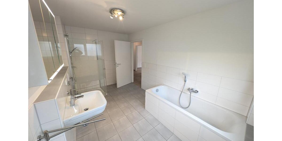 Erdgeschoßwohnung Eningen unter Achalm - 3.5 Zimmer, 107 m&sup2;, 445.000&euro; | Angebot:25638071