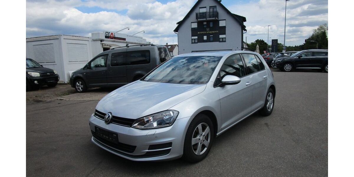 VW Golf 82.000 km 12.990 &euro; Böblingen 71032
