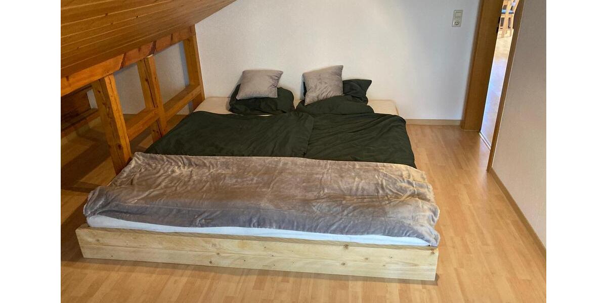 Dachgeschoßwohnung Reutlingen Altenburg - 3 Zimmer, 68 m&sup2;, 850&euro; | Angebot:26238416