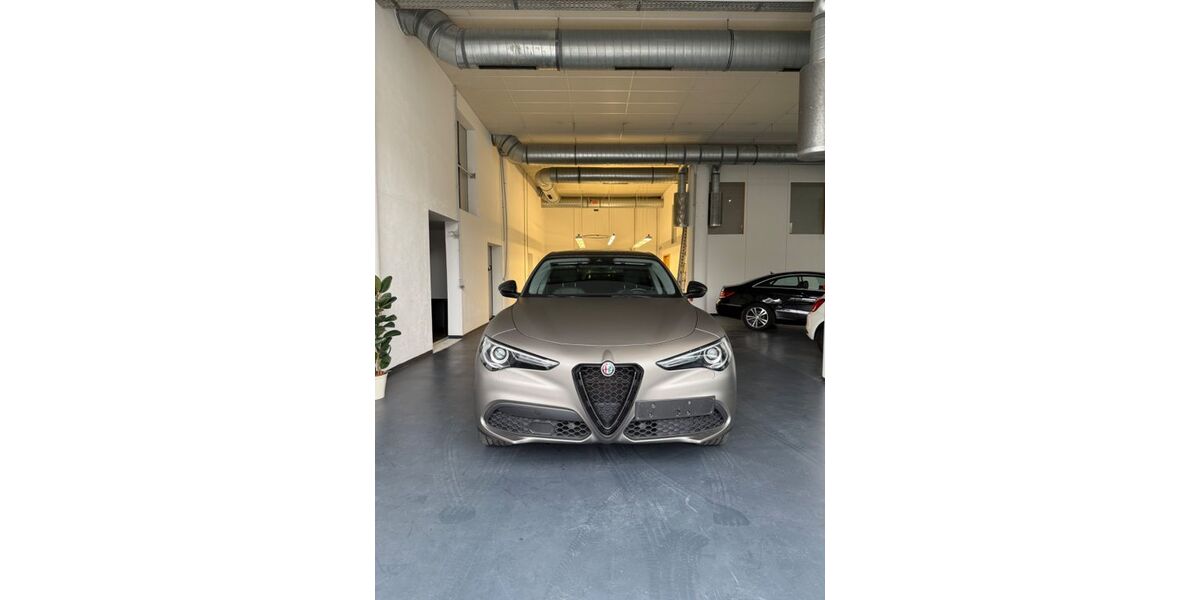 Alfa Romeo Stelvio 75.700 km 26.590 &euro; Böblingen 71034