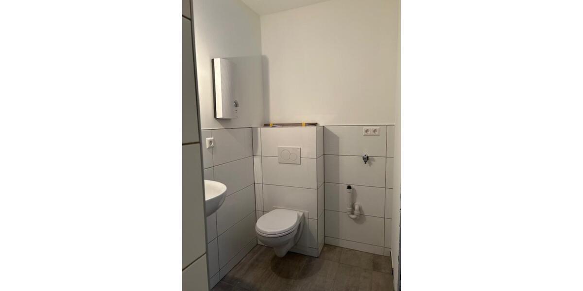 Etagenwohnung Sonnenbühl - 5 Zimmer, 130 m&sup2;, 1.150&euro; | Angebot:24730097