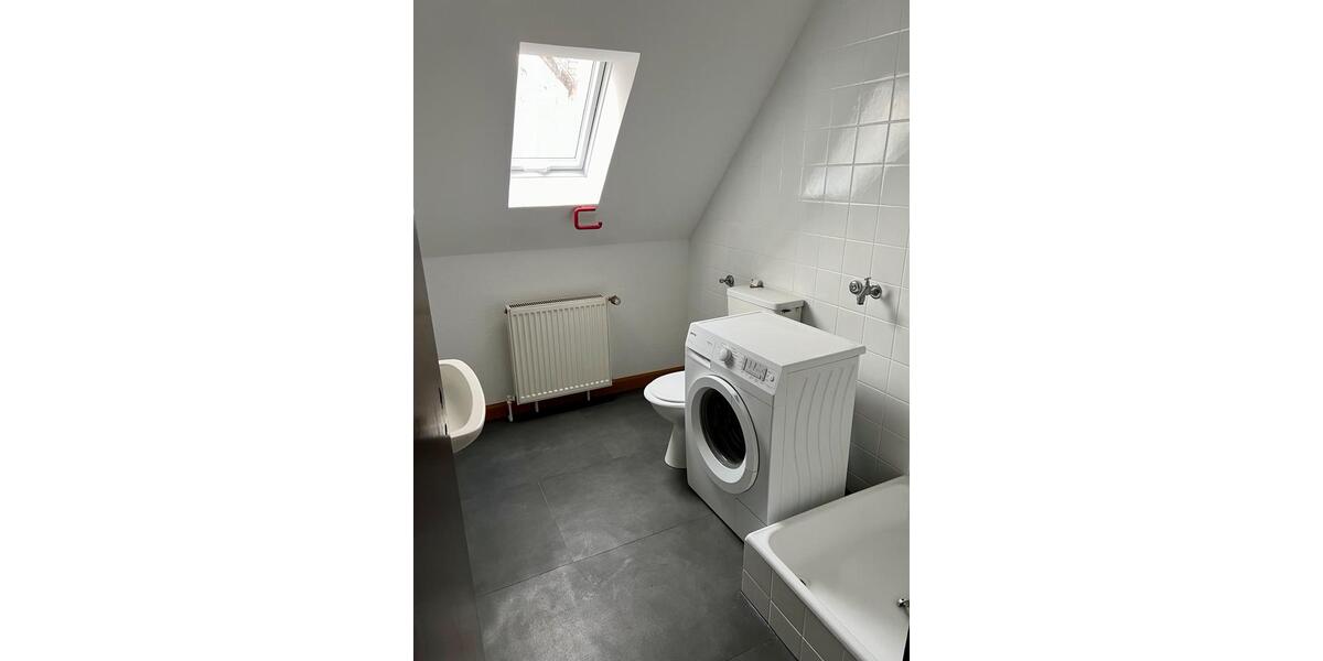 Dachgeschoßwohnung Nürtingen - 3.5 Zimmer, 60 m&sup2;, 165.000&euro; | Angebot:25791433