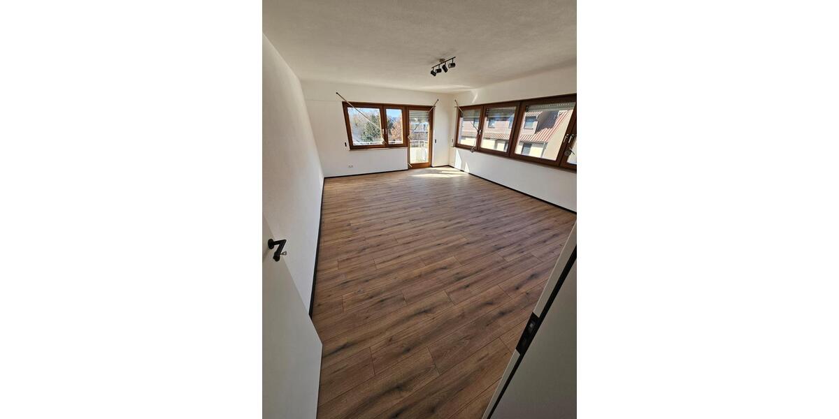 Etagenwohnung Herrenberg - 5 Zimmer, 136 m&sup2;, 530&euro; | Angebot:27600625