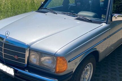 Mercedes-Benz 240 140.000 km 15.500 &euro; Gomaringen 72810