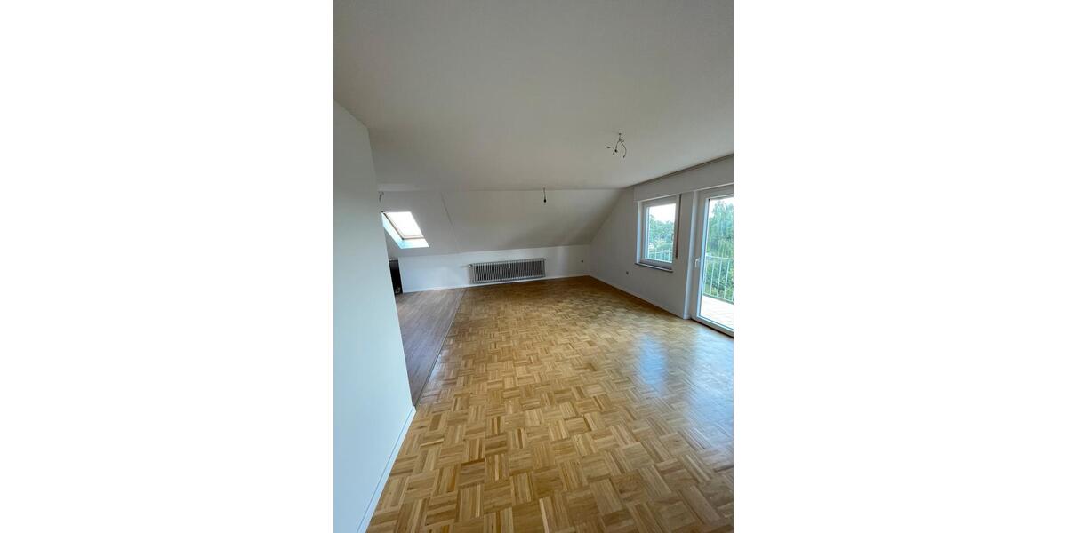 Dachgeschoßwohnung Bondorf - 3 Zimmer, 75 m&sup2;, 1.300&euro; | Angebot:26034133