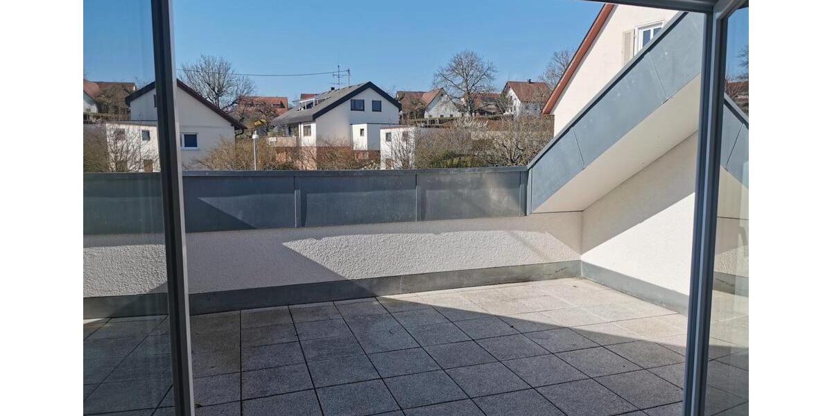 Dachgeschoßwohnung Nürtingen - 3 Zimmer, 89 m&sup2;, 950&euro; | Angebot:26045341