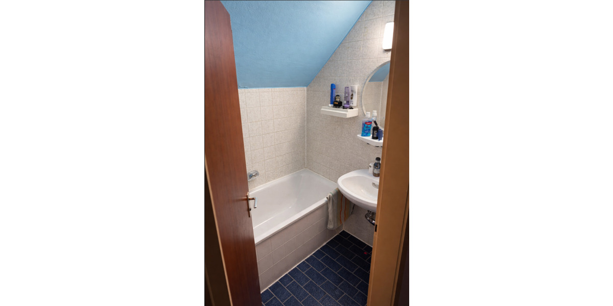 Dachgeschoßwohnung Esslingen am Neckar Brühl - 1 Zimmer, 29 m&sup2;, 620&euro; | Angebot:25843432