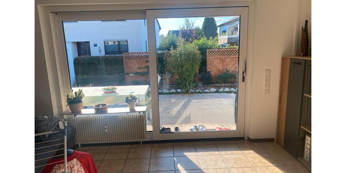 Erdgeschoßwohnung Dettenhausen - 3 Zimmer, 100 m&sup2;, 1.300&euro; | Angebot:27598188