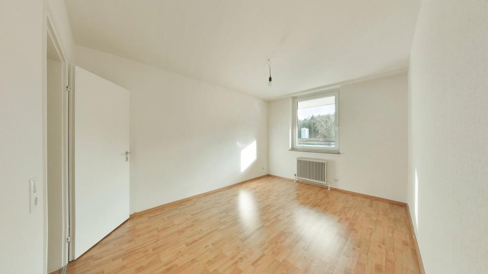 Etagenwohnung Reutlingen Orschel-Hagen - 3 Zimmer, 101 m&sup2;, 1.400&euro; | Angebot:26613956
