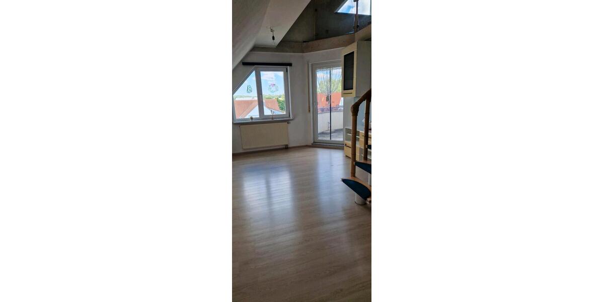 Dachgeschoßwohnung Ehningen - 3 Zimmer, 83 m&sup2;, 900&euro; | Angebot:27597266