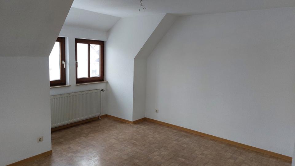 Dachgeschoßwohnung Trochtelfingen - 4 Zimmer, 98 m&sup2;, 580&euro; | Angebot:24756263