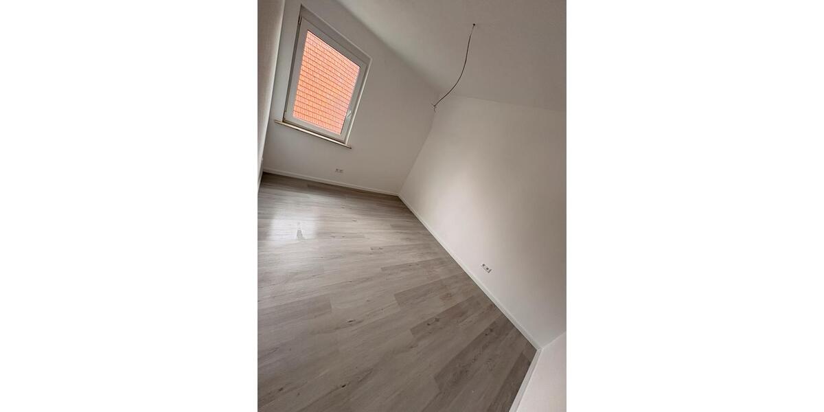 Etagenwohnung Bisingen - 4 Zimmer, 100 m&sup2;, 1.200&euro; | Angebot:25959859