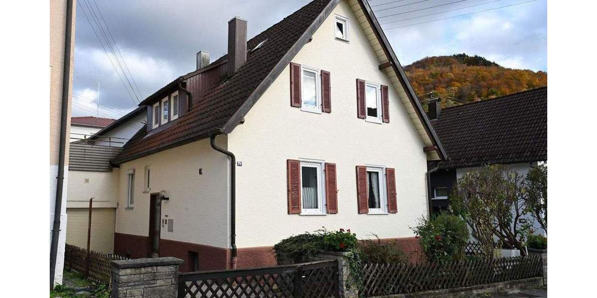 Einfamilienhaus Bad Urach - 5 Zimmer, 143 m&sup2;, 375.000&euro; | Angebot:25804260
