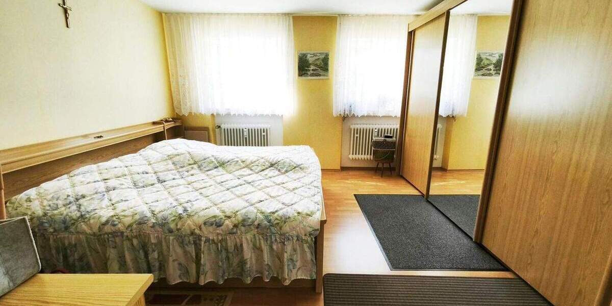 Etagenwohnung Herrenberg - 4 Zimmer, 104 m&sup2;, 319.000&euro; | Angebot:25746450