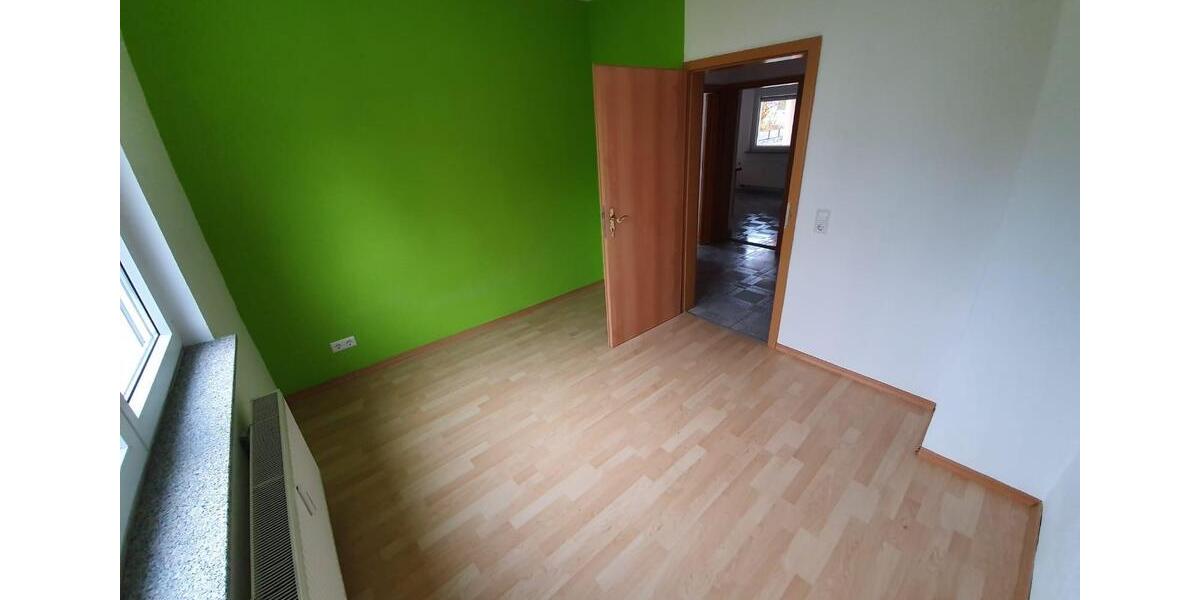 Erdgeschoßwohnung Pfullingen - 4 Zimmer, 90 m&sup2;, 1.300&euro; | Angebot:26676220