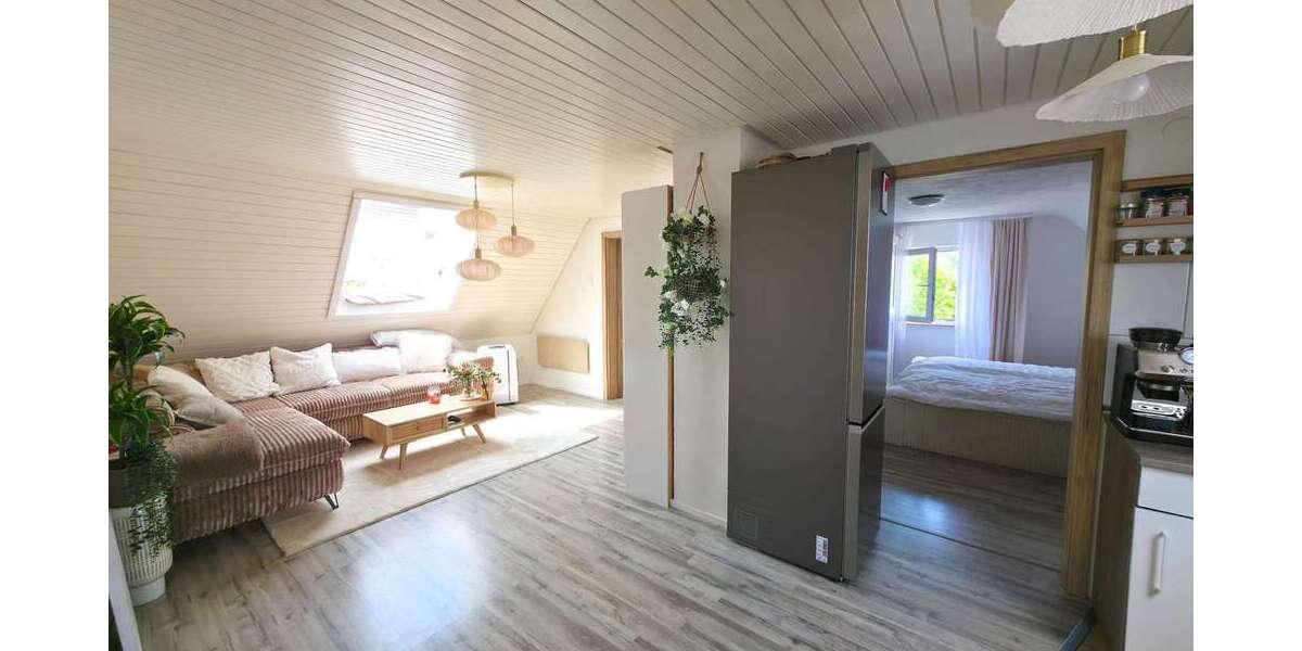 3 Zi. Dachgeschosswohnung mit zusätzlich ca. 30m² Bühnengrundfl. Galerie- od. Maisonette-Potenzial - Dachgeschoßwohnung Weilheim an der Teck | Angebot:27532418