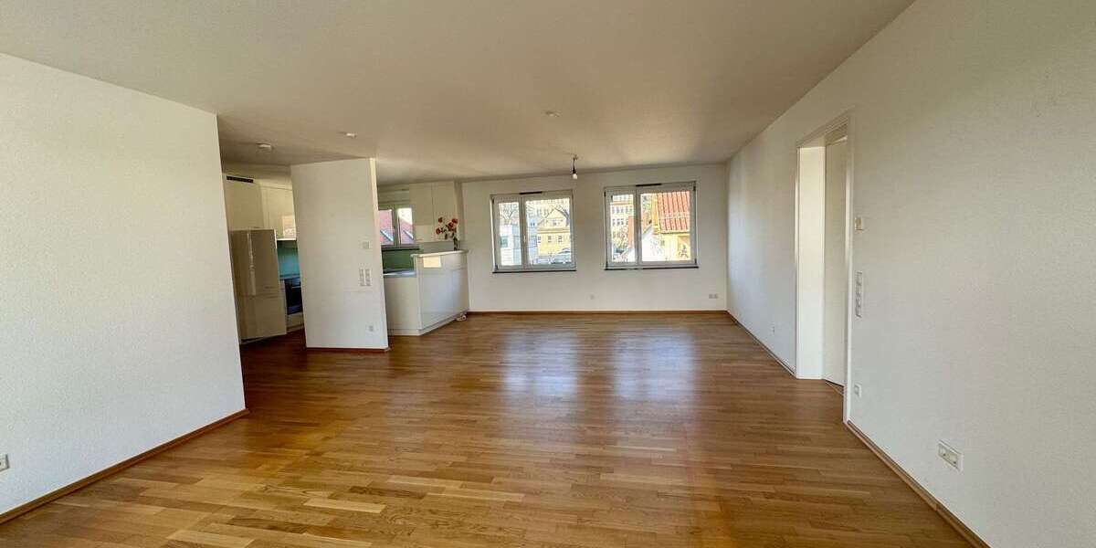 Etagenwohnung Nürtingen - 4.5 Zimmer, 125 m&sup2;, 1.550&euro; | Angebot:26006411
