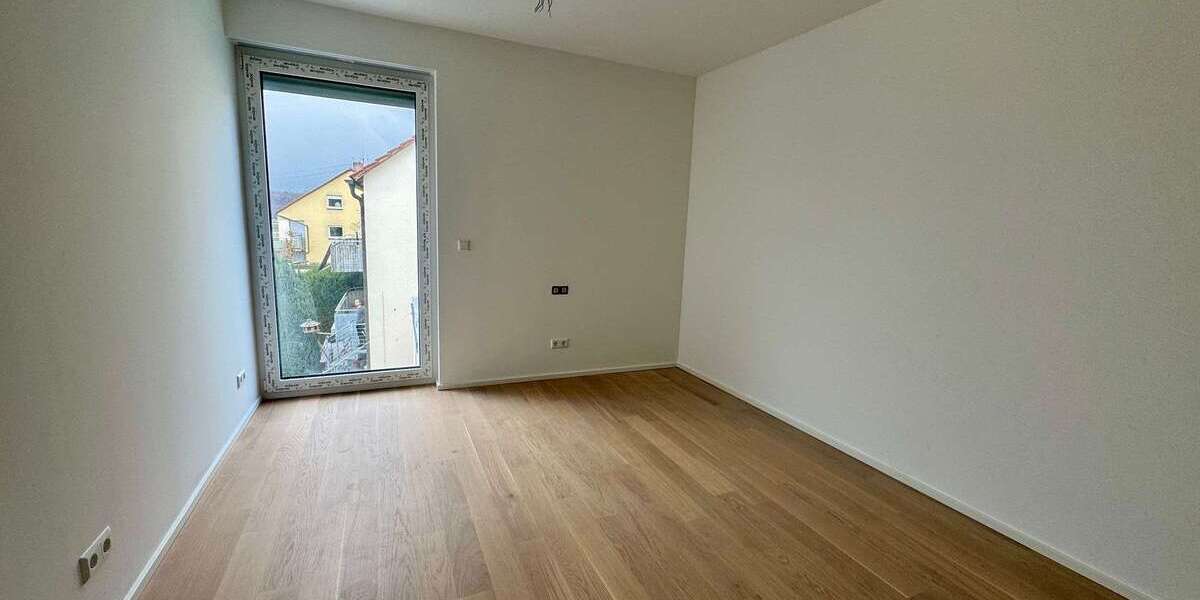 Etagenwohnung Esslingen am Neckar Oberesslingen - 3 Zimmer, 81 m&sup2;, 1.605&euro; | Angebot:26006408