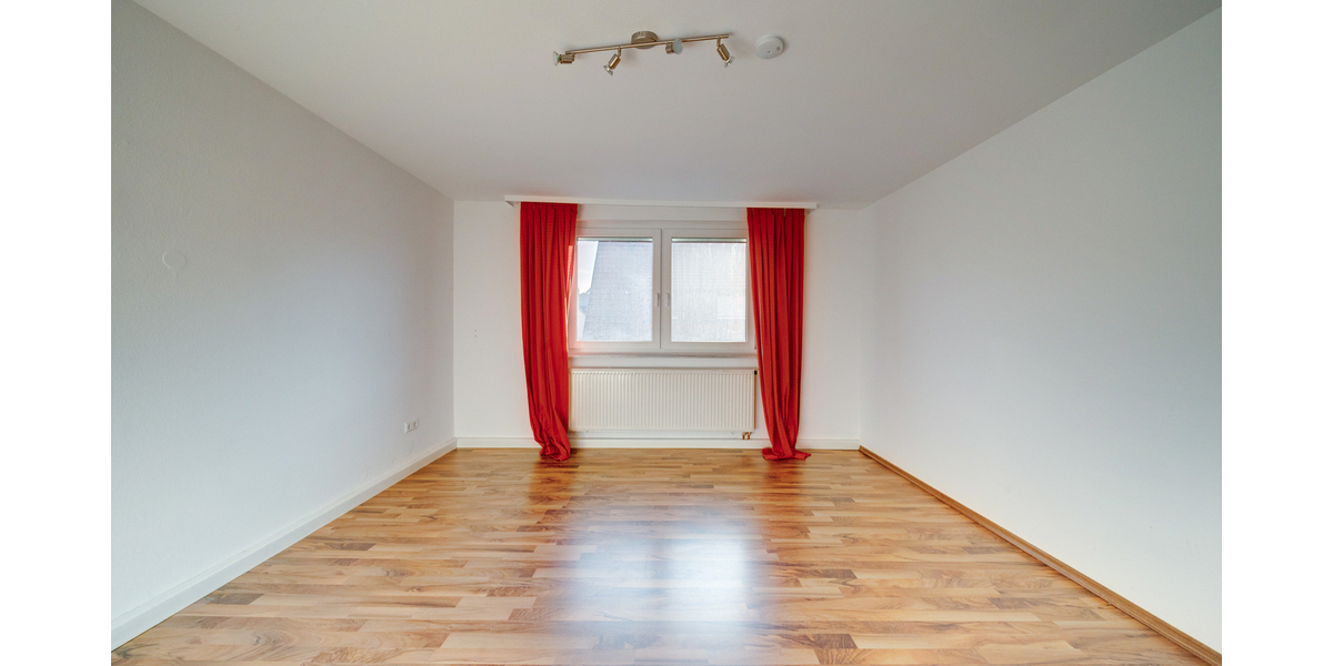 Wohn- und Geschäftshaus in der Münsinger Innenstadt - 3 Wohnungen und 1 Gewerbeeinheit - Wohn- & Geschäftshaus Münsingen | Angebot:18220329