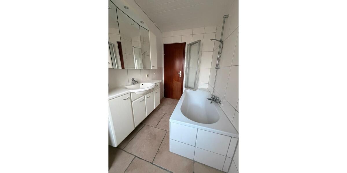 Dachgeschoßwohnung Ostfildern - 5 Zimmer, 90 m&sup2;, 1.130&euro; | Angebot:26699192