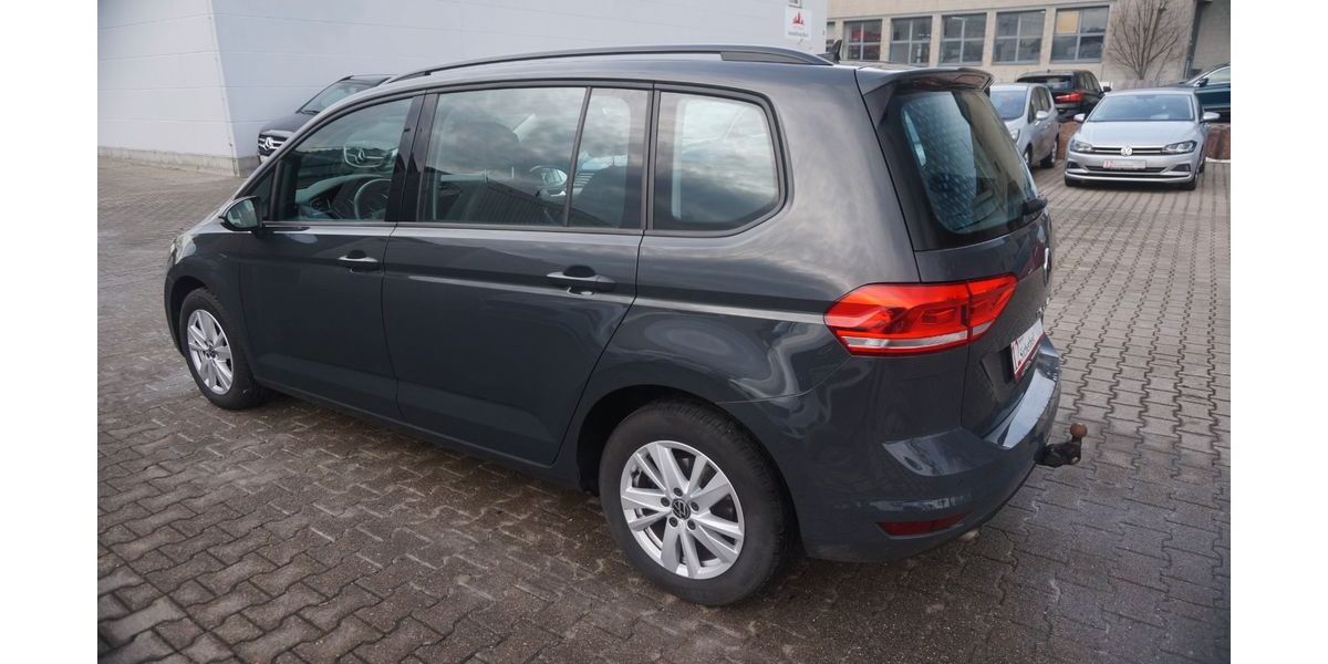 VW Touran 122.704 km 22.950 &euro; Nufringen/Stuttgart 71154