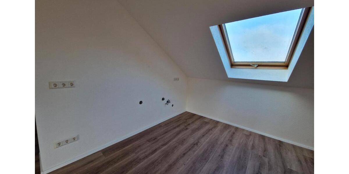 Dachgeschoßwohnung Reutlingen Altenburg - 2 Zimmer, 87 m&sup2;, 1.000&euro; | Angebot:26547341