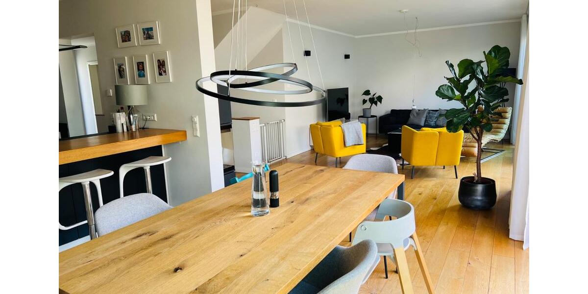 Einfamilienhaus Mössingen - 11 Zimmer, 213 m&sup2;, 1.900&euro; | Angebot:26603226