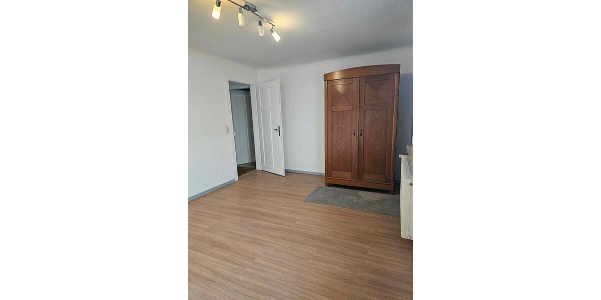 Etagenwohnung Ammerbuch - 3 Zimmer, 90 m&sup2;, 1.000&euro; | Angebot:26047554