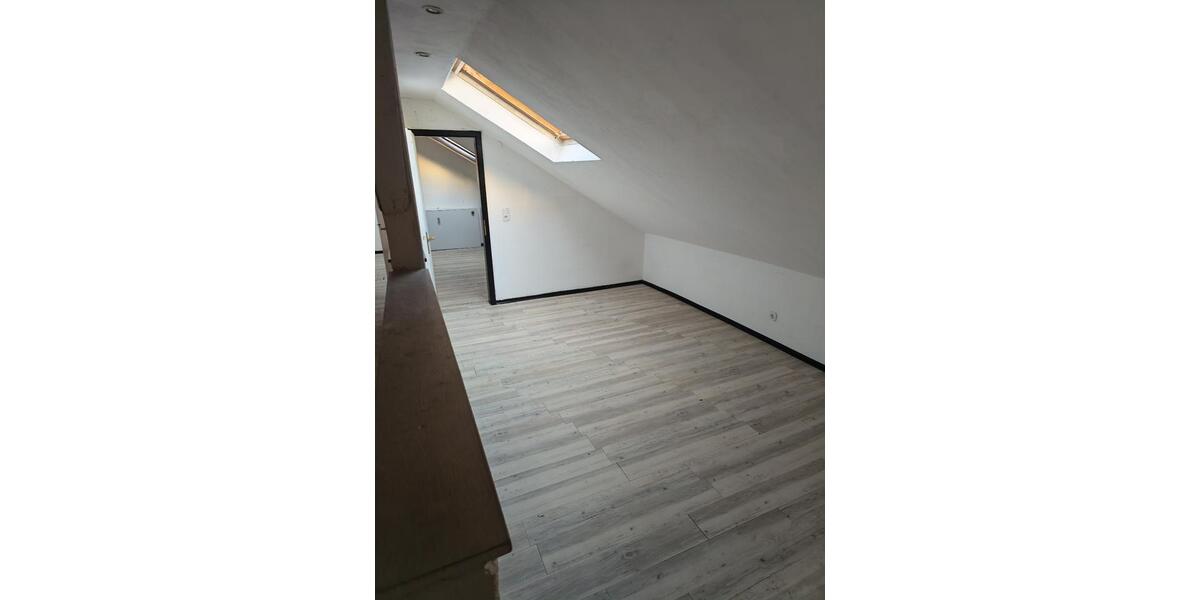 Dachgeschoßwohnung Burladingen - 3 Zimmer, 88 m&sup2;, 580&euro; | Angebot:25843397