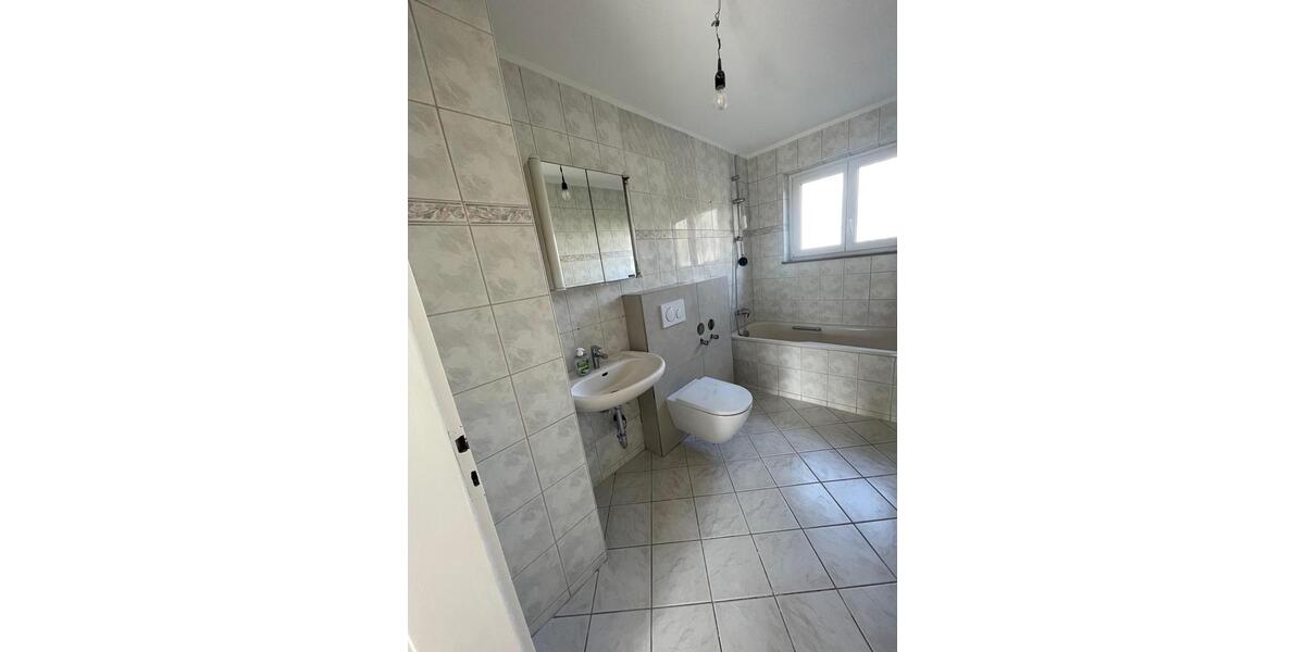 Erdgeschoßwohnung Neuffen - 3 Zimmer, 75 m&sup2;, 1.500&euro; | Angebot:25457022